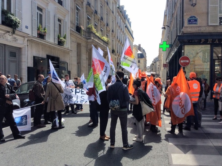 A proximité du ministère de l'Éducation nationale